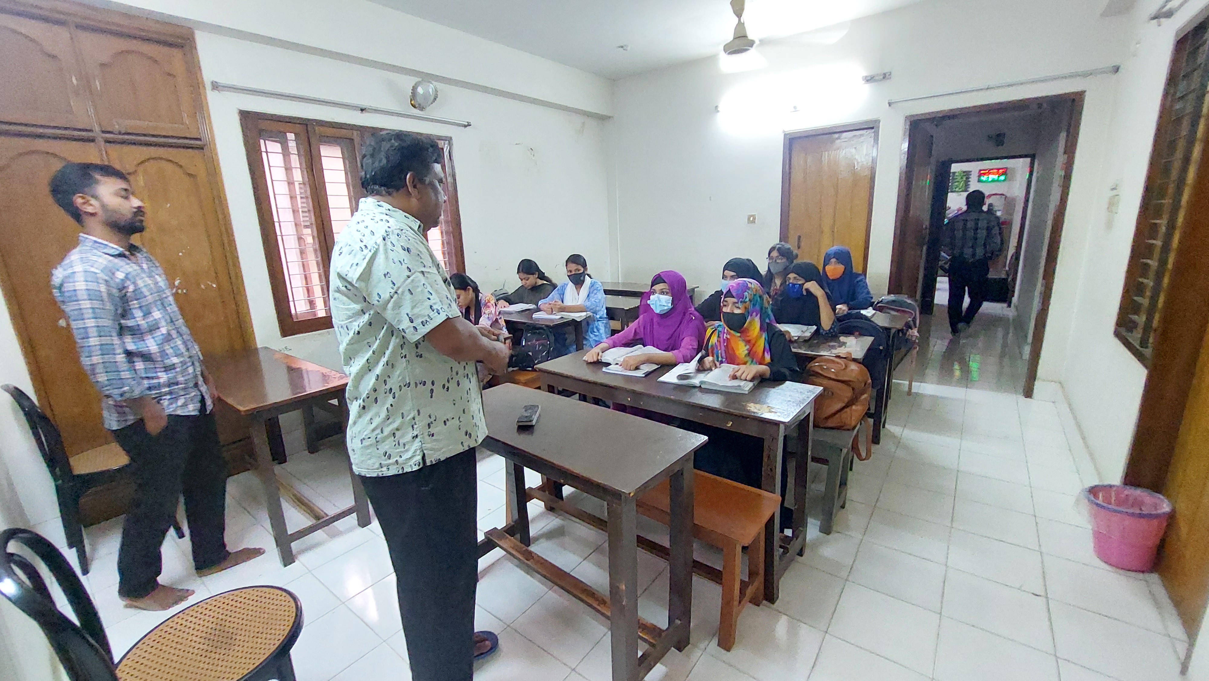 কমার্স কোচিং হোম ভর্তি চলছে