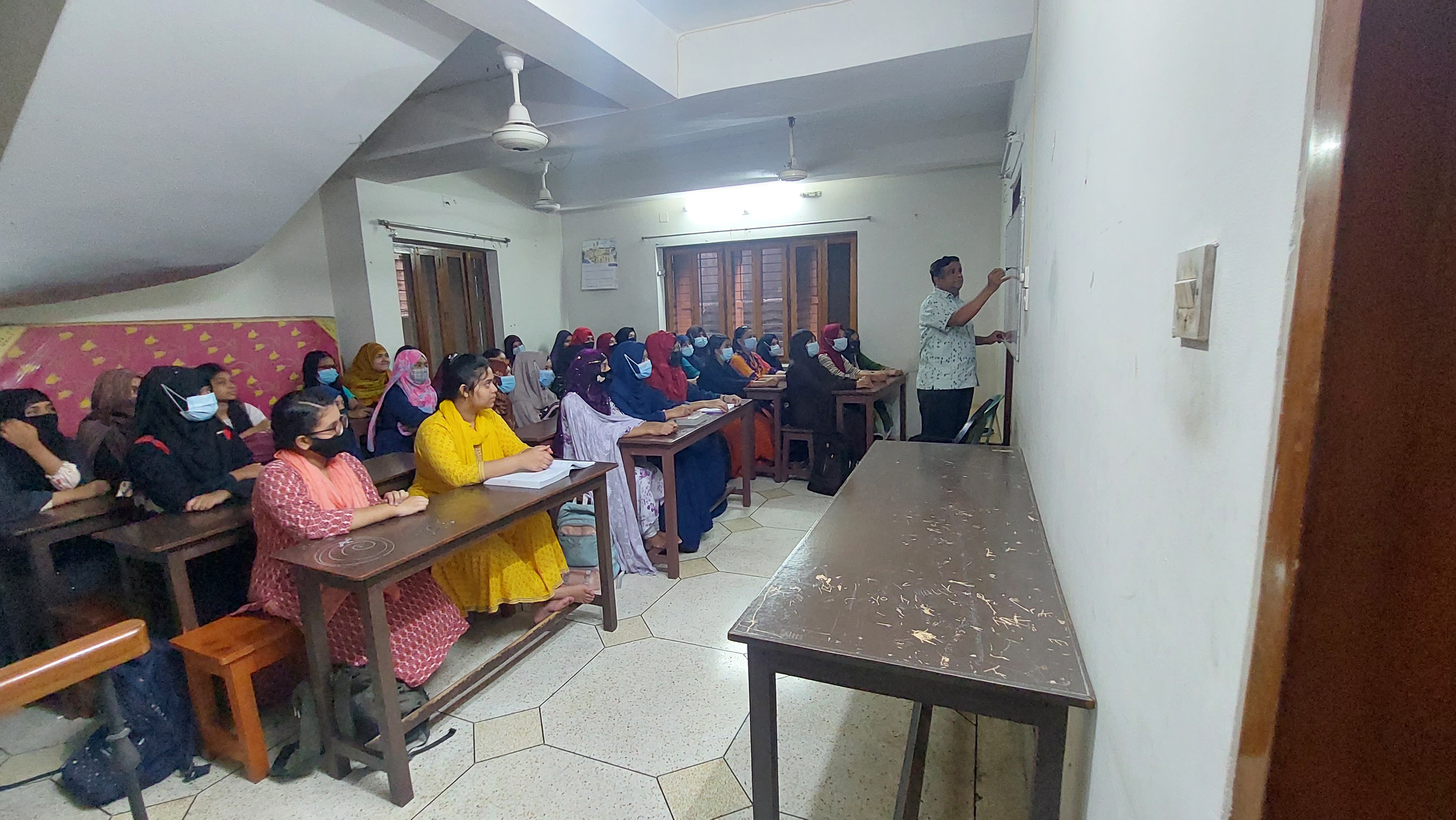 সন্তান আপনার মানুষের মত মানুষ করার দায়িত্ব আমাদের